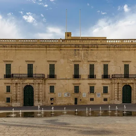A In Malta's Capital Apartment Valletta